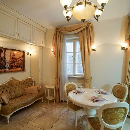 Empire Apartment Warschau