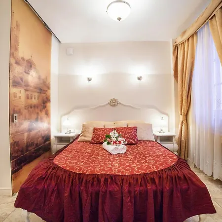 Empire Apartment Warschau
